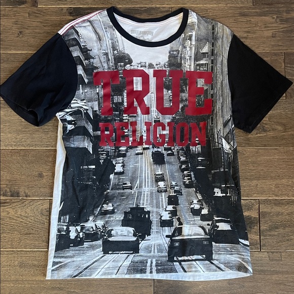 True Religion Red and Black Cityscape Tee - Picture 1 of 5